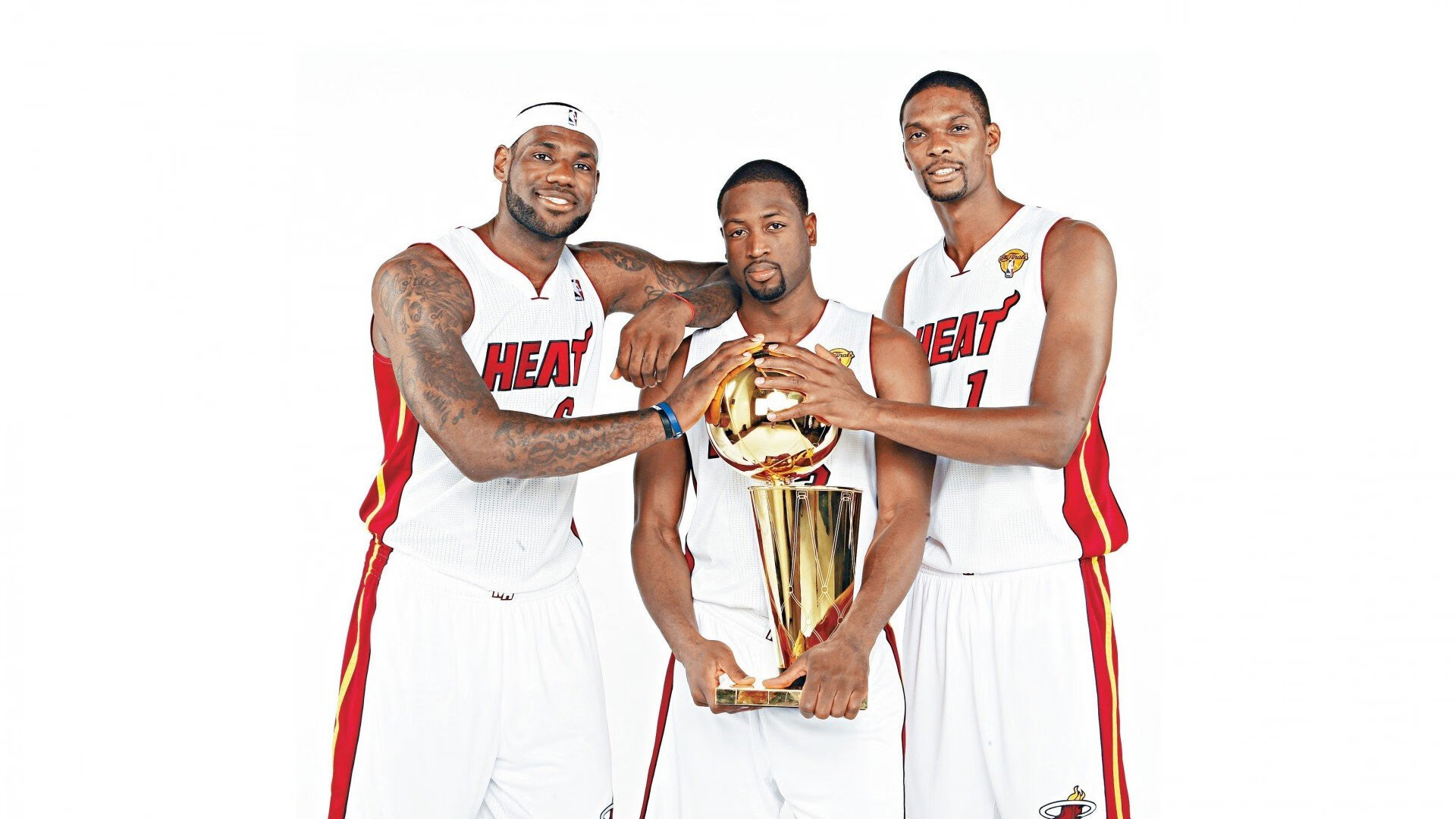 基：全黑队的“稳重后卫”，在防守上总能有效消除对方威胁